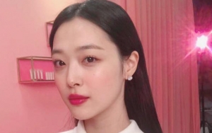 Sulli Jahit Baju Sendiri, Netter Soroti Model 'Aneh' Hingga Pakai Tanpa Bra