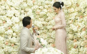 Syahrini Unggah Foto Direstui dan Dipeluk Ibunda Reino Barack, Sebut 'Mama Baru'