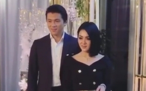 Gaya Manja Berdua Bikin Ngakak, Syahrini Akui Punya Pacar Saat Didekati Reino Barack