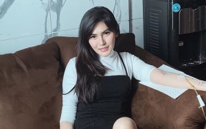 Tolak Billy Syahputra, Angela Lee Mewek Dihadiahi Ferrari 5 Miliar dari Pacar Tajir