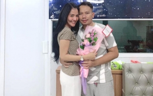 Vicky Prasetyo Lagi-Lagi Tulis Bahasa 'Ajaib' Di Unggahan Anggia Chan, Disindir Gimmick Tak Laku