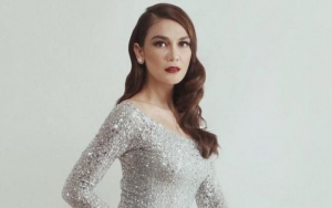 Luna Maya Posting Foto Seksi Dikritik, 'Tampar' Haters dengan Potret Cantik Berhijab