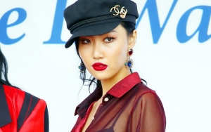 Sering Pakai Baju Nyentrik, Hwasa Rupanya Pilih Kostum Manggungnya Sendiri 