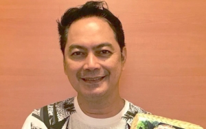 Aktor Senior Adipura Mendadak Posting Soal Wanita Selingkuhan, Rumah Tangga Ada Apa?
