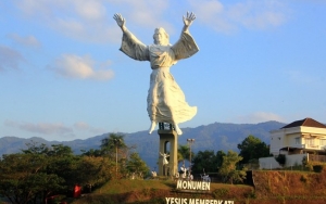 Monumen Yesus Memberkati yang Syahdu di Manado