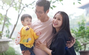  Putri Titian Bagikan Video Kelahiran Anak Kedua Bikin Haru, Aksi Junior Liem Azan Jadi Sorotan