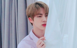 Jin BTS Ungkap Alasan Selalu Pakai Baju dari Brand Mewah yang Sama