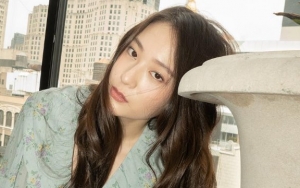 Krystal Tampil Seksi Tak Pakai Celana Hadiri Acara Fashion di Hong Kong