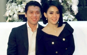 Menu Caviar Jadi Favorit Syahrini, Netter Syok Lihat Sikap Reino Coba Papeda