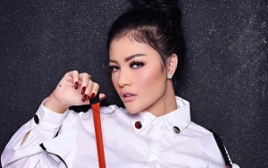 Dulu Dicap Lesbian, Hesty Klepek Klepek Lahirkan Bayi Tampan 'Bule' Bikin Netter Kepo Soal Suami