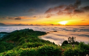 Pesona Sunrise di Puncak Tertinggi Sumatera, Gunung Kerinci