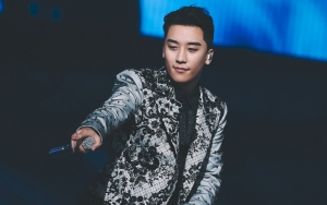 Wajah Seungri di Merchandise Resmi Big Bang Diburamkan Bak Kriminal