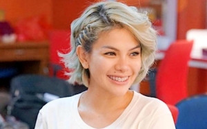 Nikita Mirzani Bagikan Foto Sahabat Bareng Istri Haji Isam, Netter Sebut Pegang 'Kartu As' Syahrini