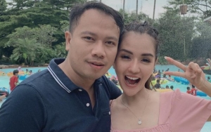Vicky Prasetyo dan Anggia Chan Gelar Acara Pertunangan, Netter Curiga Hanya Gimmick