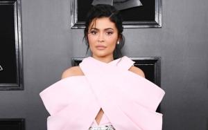 Kylie Jenner Pamer Wajah Polos dan Penuh Freckles, Masih Cantik?