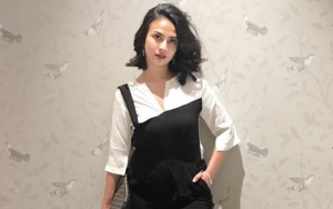 Vanessa Angel Cantik Berhijab Bikin Pangling Saat Video Call dengan Mantan Kekasih