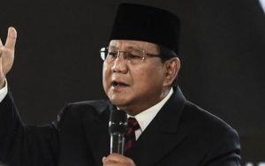 Prabowo Menangis Disodori Segepok Uang Receh Oleh Montir, Ungkap Kacamata Bisa Lihat Ketulusan