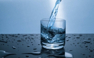 Perbanyak Konsumsi Minum Air Putih