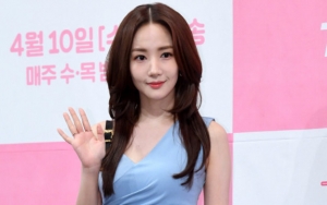 Park Min Young Blak-Blakan Ngaku Jadi Fangirl dari Boy Band Ini