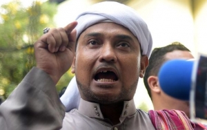 Novel Bamukmin Buka Suara Soal Pendiri PA 212 Ditangkap Atas Dugaan Penipuan Perjalanan Umrah