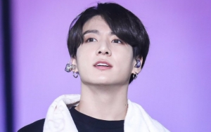 Jungkook BTS Ngantuk Berat dan Rambut Acak-Acakan di Bandara Malah Dibilang Seksi