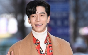 Shin Sung Rok Pamer Naskah Drama 'Perfume', Fans Senggol 'Vagabond'