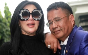  Sempat Di-Unfollow, Hotman Paris Bagi Momen Ketemu Syahrini Saat Saling Lempar 'Makian'