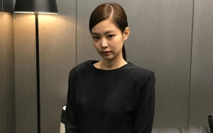 Jennie Black Pink Terlihat Lesu di Bandara Tapi Dipuji Tetap Cantik 