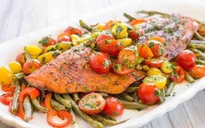 Salmon Panggang dan Sayuran