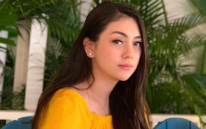 Celine Evangelista Ziarah Makam Sang Kakek Buyut, Kerudung Yang Dikenakan Jadi Perbincangan