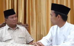 Prabowo Mewek di Hadapan Ustaz Abdul Somad, Ternyata 2 Benda Ini Penyebabnya