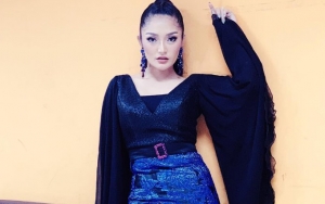 Siti Badriah Pamer Foto Mandi Perlihatkan Punggung Mulusnya, Tuai Protes Terlalu Vulgar