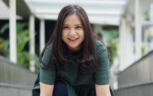 Putri Titian Gambarkan Reaksi Kesal Dengan Drama Pilpres Lewat Video Menggemaskan Bayinya