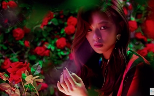 Jeongyeon Terluka Saat Sentuh Mawar Dalam Teaser 'Fancy', Konsep Terbaru Twice Ini Banjir Pujian