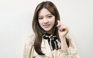 Foto Jeongyeon Twice di Backstage Konser Ini Viral Karena Bikin Pangling