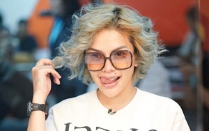  Heboh Isu Kencani Vicky Nitinegoro, Nikita Mirzani Malah Pamer Kutang Rp 10 Juta Per Biji