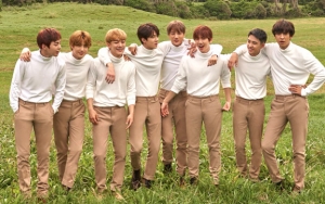 EXO Ganteng di Foto-Foto Photobook Baru, Chen Digoda Mirip Santri
