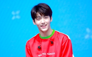 Beda Dari Yang Lain, Soobin TXT Imut Pose Bareng Kelinci Dalam Teaser 'Cat And Dog'