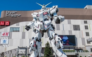 DiverCity Tokyo Plaza dengan Patung Gundam Raksasa