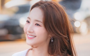 Park Min Young Dibilang Secantik Musim Semi Usai Pamer Foto di Lokasi Syuting Drama