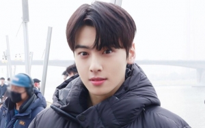Cha Eunwoo Main Piano di Postingan Terbaru, Fans: Tangannya Aja Ganteng