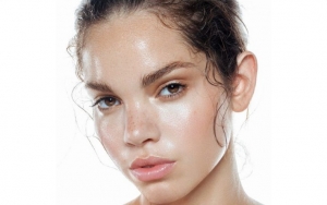 Ingin Hasil Makeup Dewy? Gunakan 7 Rekomendasi Foundation Murah yang Bikin Kulit Tampak Glowy Ini