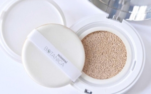 Mineral Botanica Air Cushion Foundation Slight Dewy Finish Rp 120 Ribu