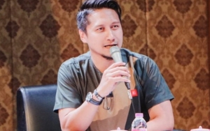  Arie Untung Beri Pesan Bijak Tentang Kesendirian