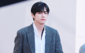 The Fact Music Awards 2019: Senyum Killer V BTS Bikin Jutaan Orang Jadi Korban