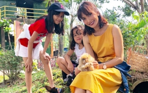 Tinggal Satu Rumah, Artika Sari Devi Berkomunikasi Dengan Sang Buah Hati Lewat Surat