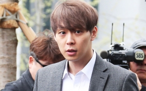 Foto Jelek Yoochun Saat Digiring ke Kantor Polisi Jadi Bahan Tertawaan Netter