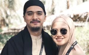  6 Tahun Menikah, Ricky Harun dan Herfiza Novianti Rasakan Nikmatnya Hijrah Bersama