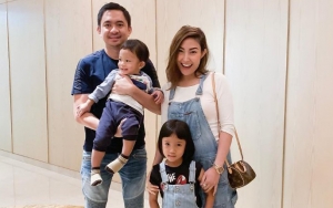 Ayu Dewi Gelar Pengajian 4 Bulan Kehamilan, Senyum Sang Suami Yang Biasanya Kaku Jadi Sorotan