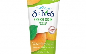 St.Ives Fresh Skin Apricot Scrub Rp. 75 Ribu